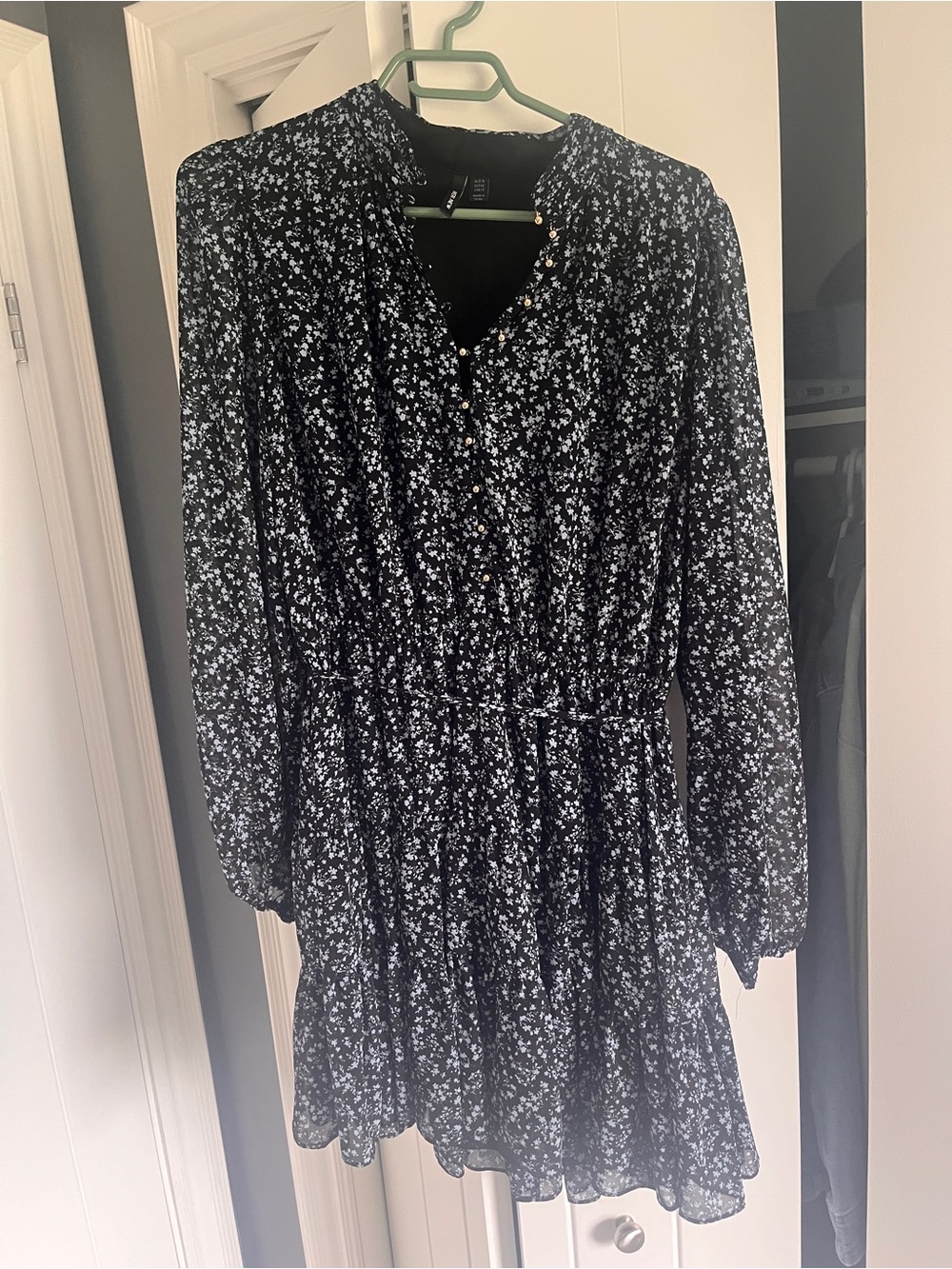 Ever New Black and light blue Floral Long-Sleeve Dress